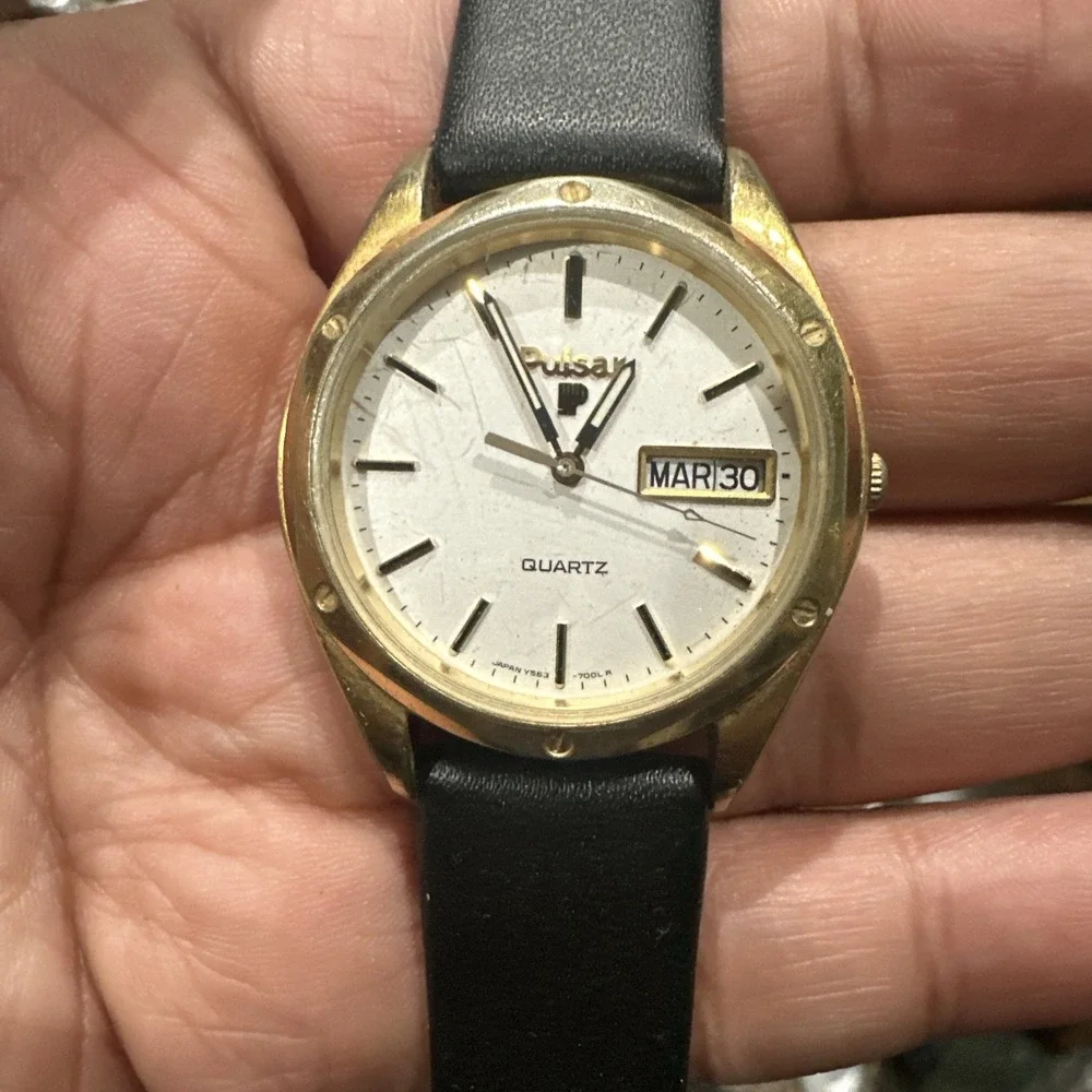 Working Vintage‎ PULSAR Gold Tone 36MM DAY Date Quartz Watch Black Leather Band
